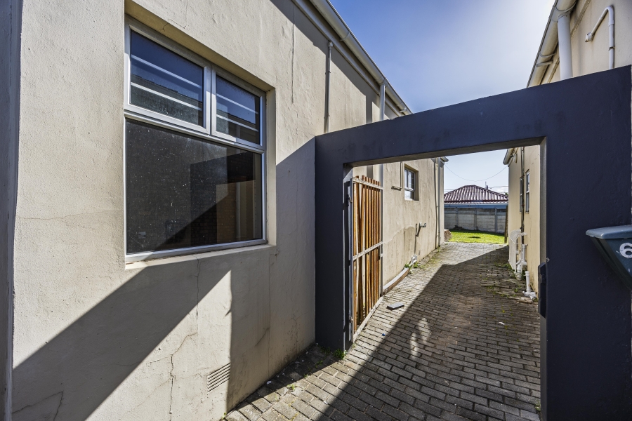 6 Bedroom Property for Sale in Quigney Eastern Cape